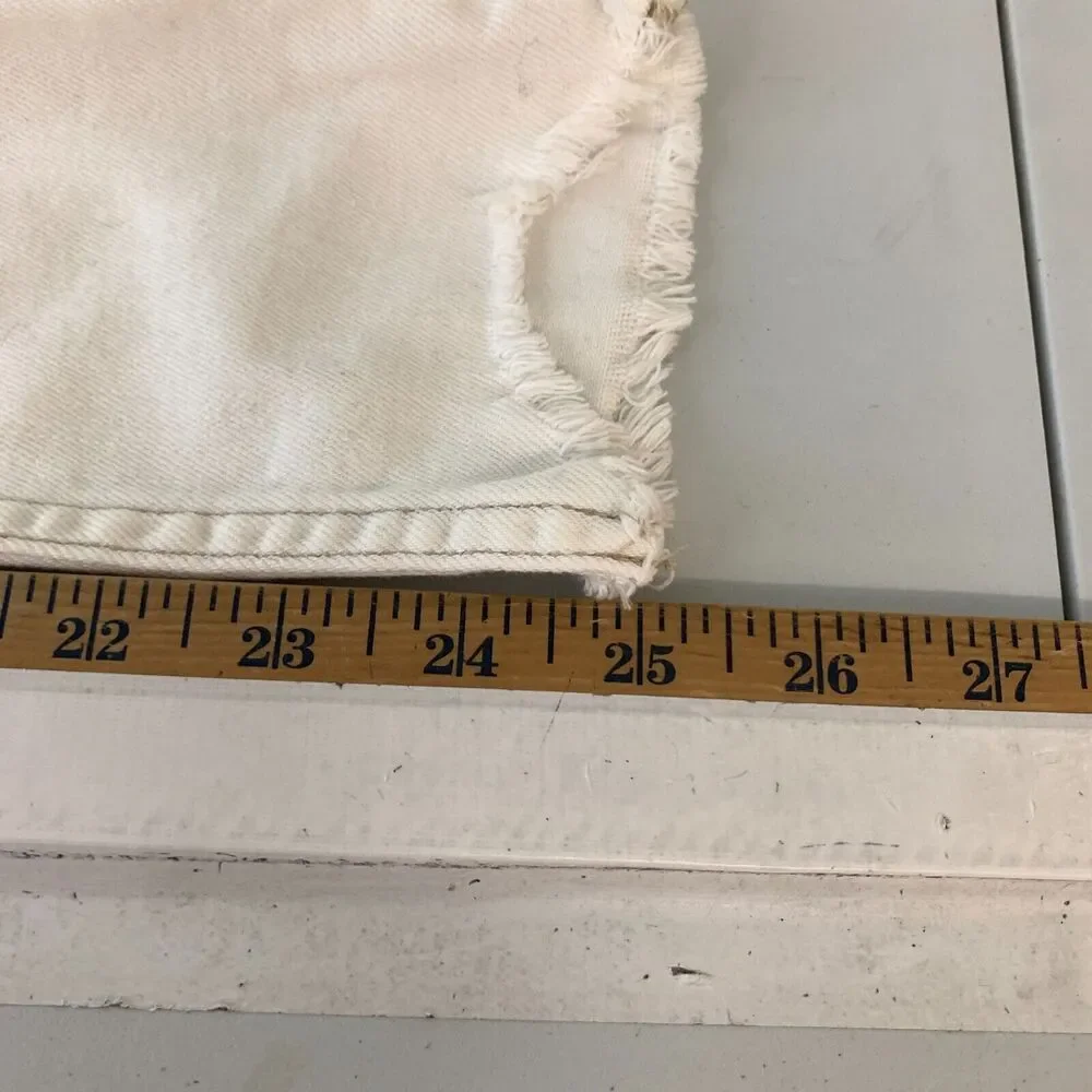 Free People Cropped Jeans White 5-Pocket Chewed Hem Distressed, Size 24 - Picture 10 of 16